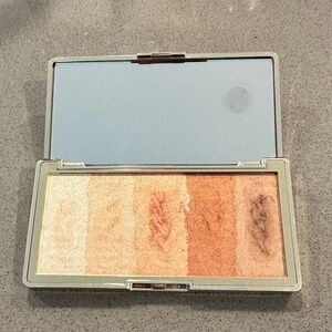 Glowdient makeup palette